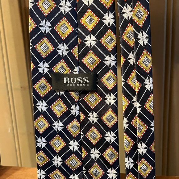 HUGO BOSS TIE - Picture 3 of 3
